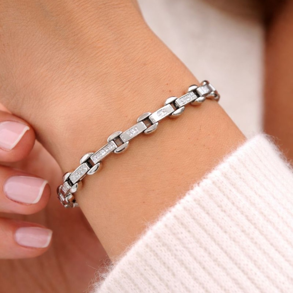 White Gold Bracelet – Alternating Diamond Link Design